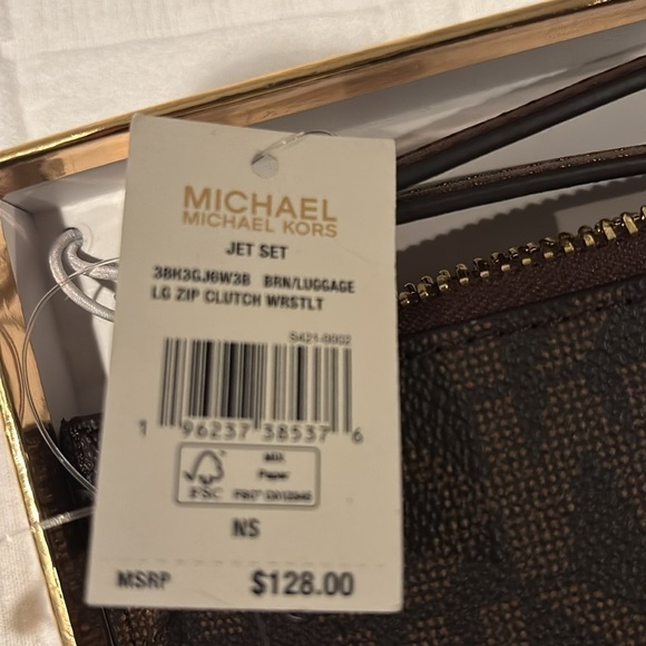 Michael Kors
LG zip clutch wrstlt - Picture 4 of 4